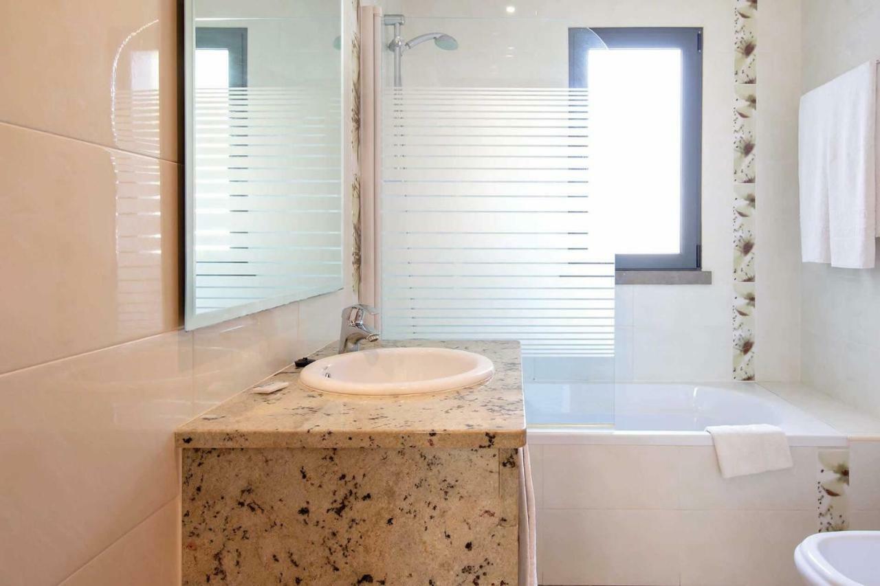 Villa Ruana - 5 Bedrooms On Suite- Free Out Door Hot Jacuzzi - By Bedzy 알부페이라 외부 사진
